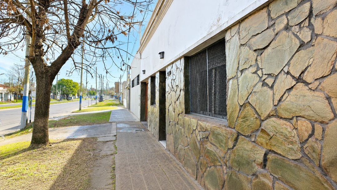 CASA DE 2 DORMITORIOS