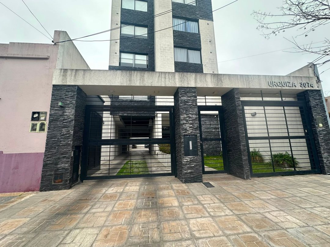 COCHERA TECHADA A LA VENTA LANUS OESTE