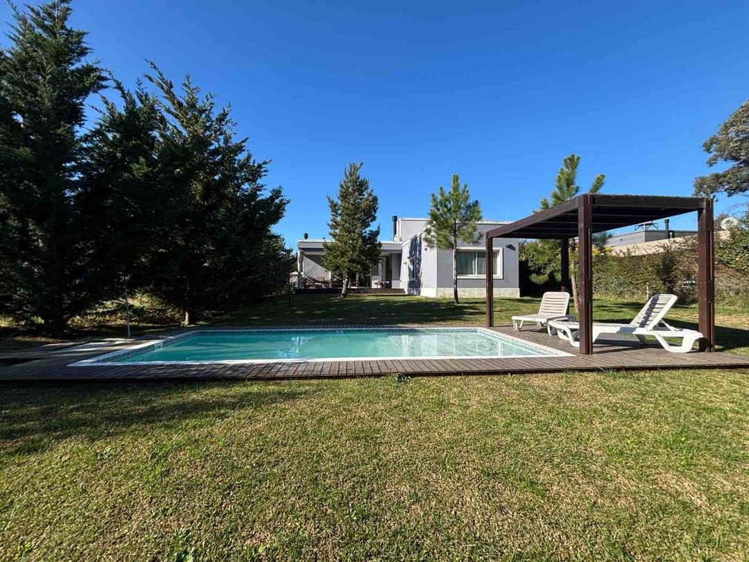 Casa Venta Costa Esmeralda con Piscina.Gas natural
