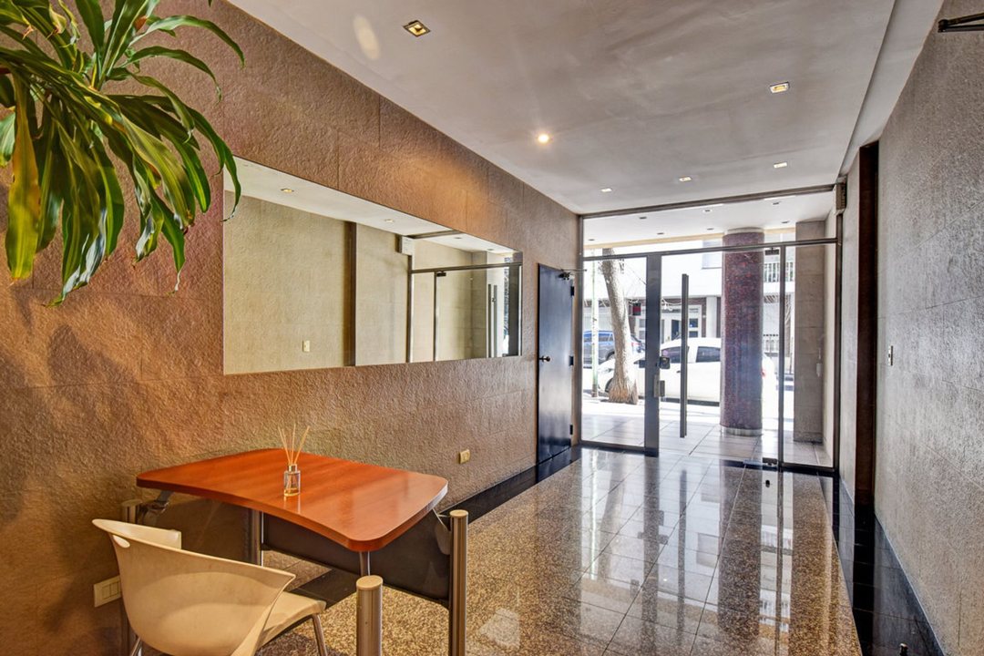 VENTA DEPTO 3 AMBIENTES CON BALCÓN   COCHERA FIJA