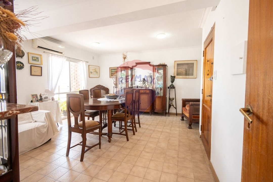 Departamento  2/3 dorm con cochera en venta