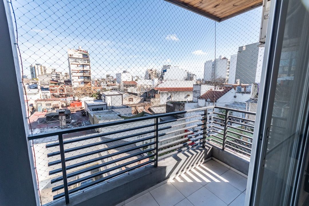 VENTA DPTO MONOAMBIENTE C/BALCON - V. DEL PARQUE