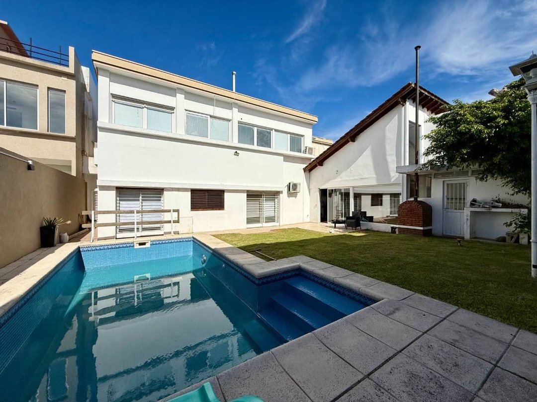 VENTA CASA 6 AMBIENTES EN RAMOS MEJÍA