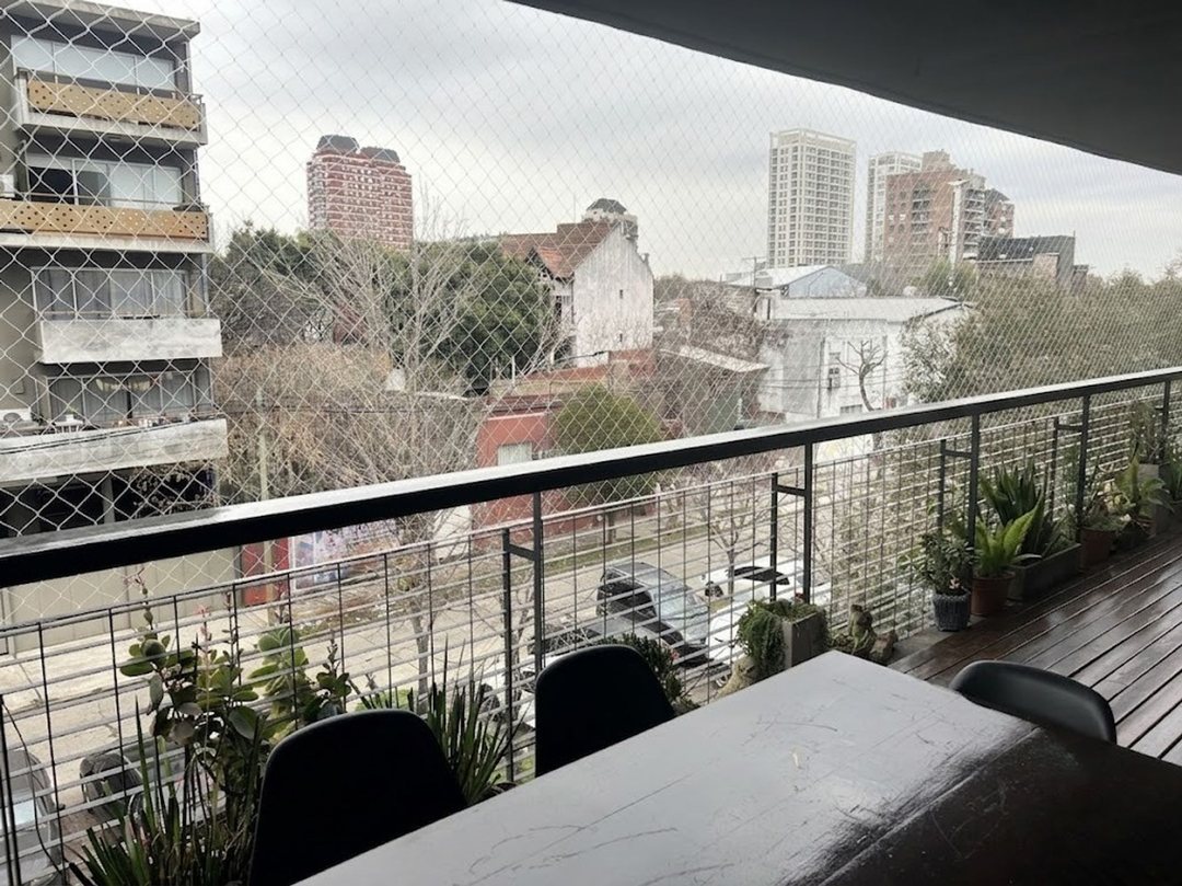 Monoambiente al frente con cochera y renta