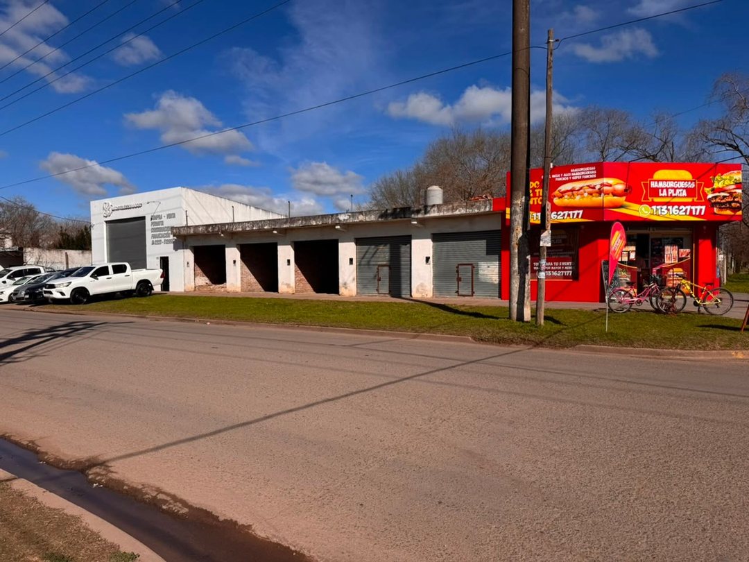 LOCAL VENTA SAN VICENTE SOBRE AV. SARMIENTO SON 4
