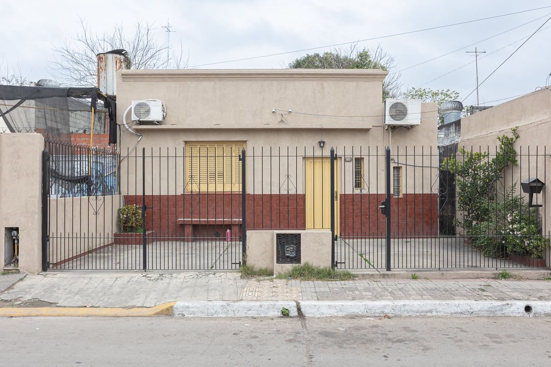 VENTA CASA 3 AMB EN MERLO - PERMUTA