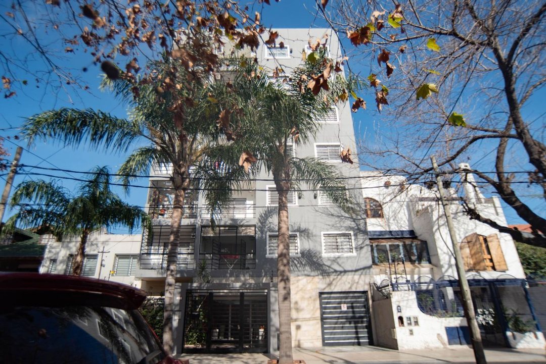 DEPTO 3 AMB EN VENTA EN RAMOS MEJIA COCHERA PATIO