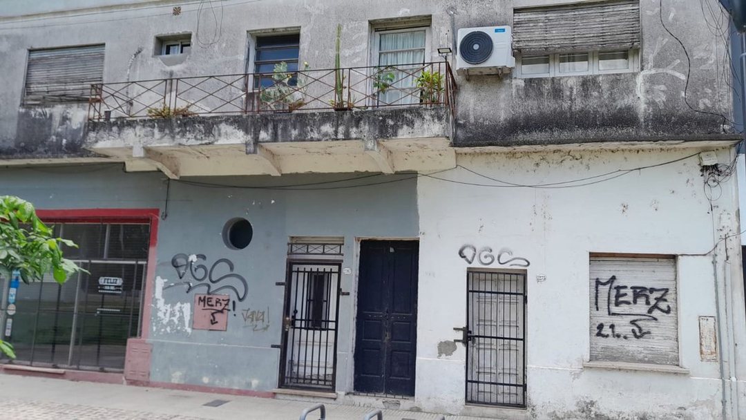 VENTA !!!Plaza del Soldado Local, depto. y casa.