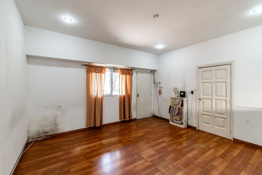 Venta casa de 5 amb 2 cocheras, terraza, parrilla