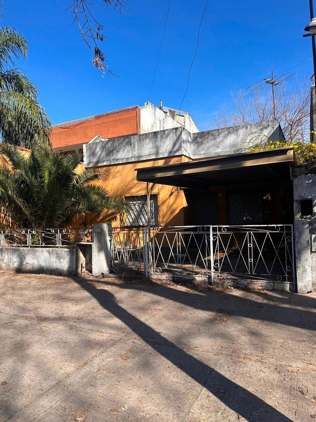 VENTA CASA 3 AMB VILLA RIACHUELO A REFACCIONAR