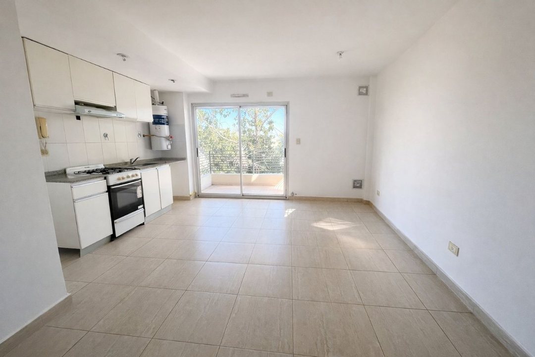 Semipiso de 2 Amb. c/cochera balcón, Apto Crédito