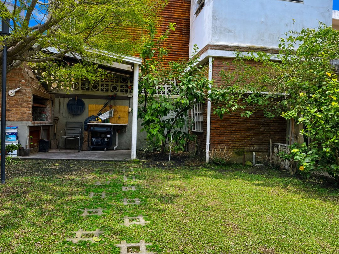 VENTA CASA 4 AMB C/PATIO Y GARAGE-DOCK SUD