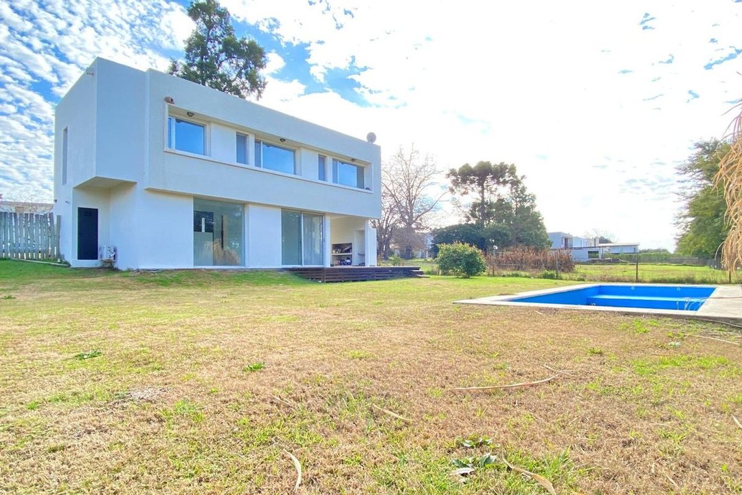 Venta Casa 3 Dormit. y Depend. Pileta San Matías