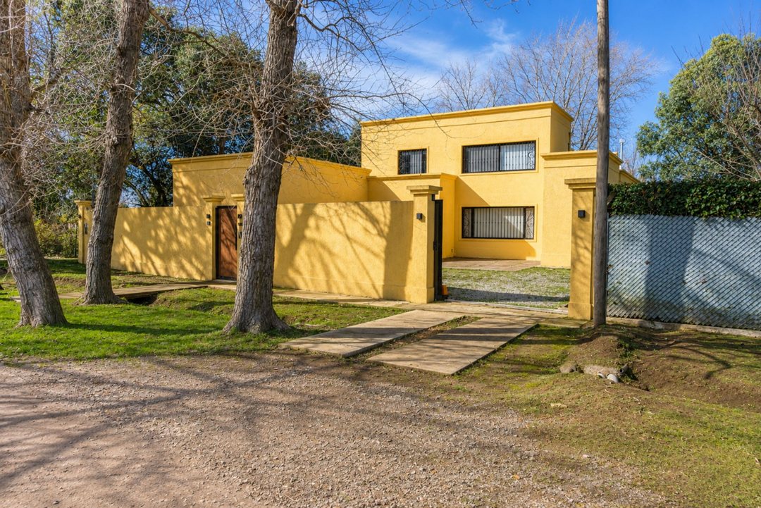 Casa venta Villa Elisa 4 dormitorios escritorio