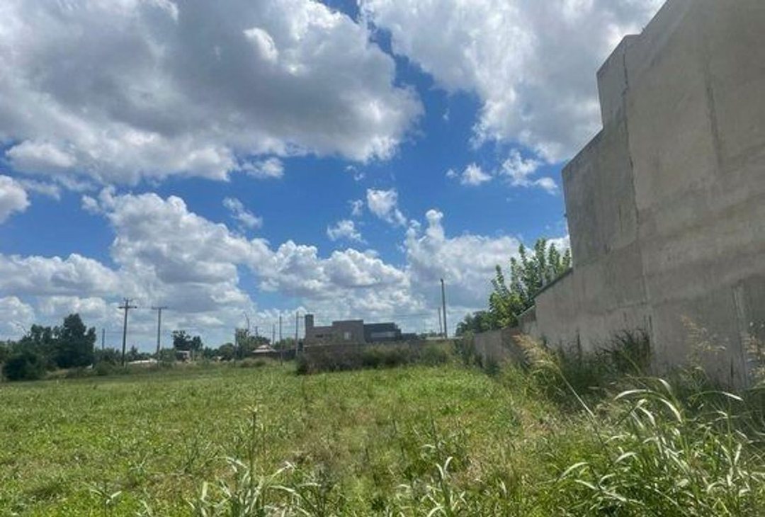 SE VENDE TERRENO EN ZONA GRANJA LA ESMERALDA