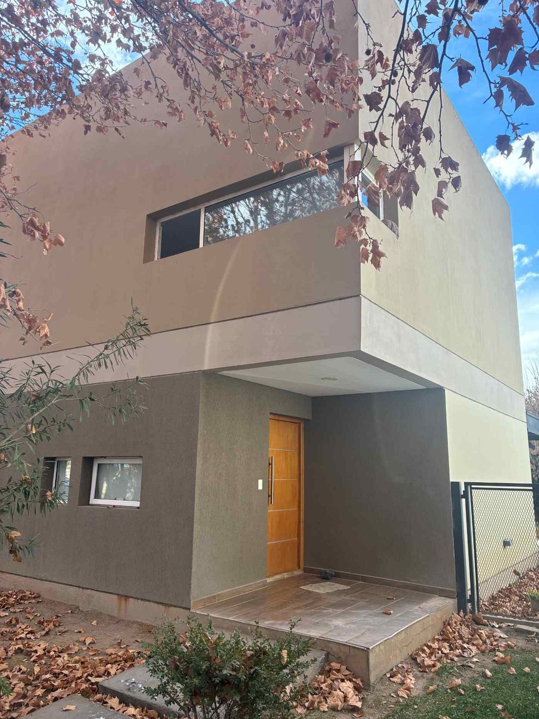 CASA EN VENTA EN B° PRIVADO GRAND PARC - VITERBORI