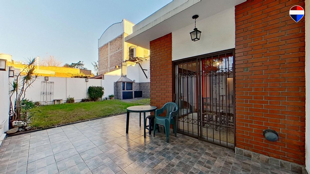 Departamento. Jardín patio parrilla en L.d Mirador