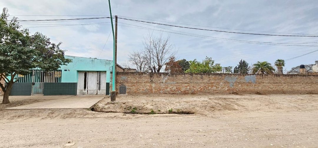 Casa mas terreno ideal para inversión