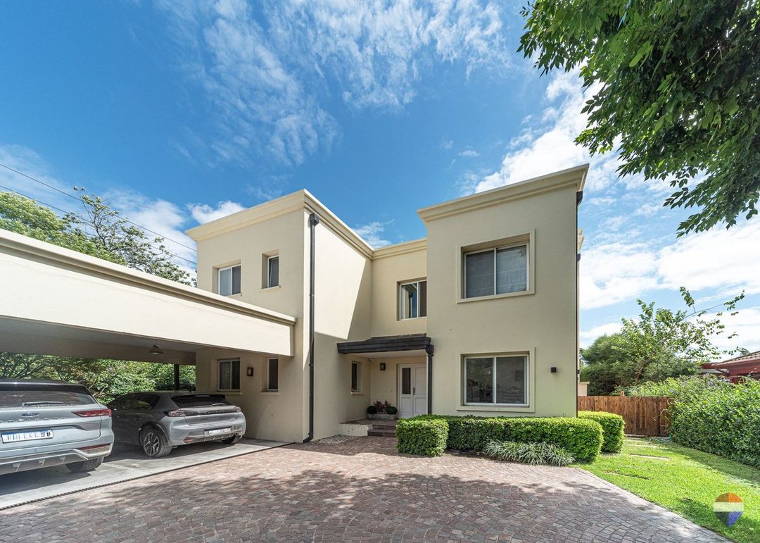 Venta casa 6 ambientes barrio Privado La Celina