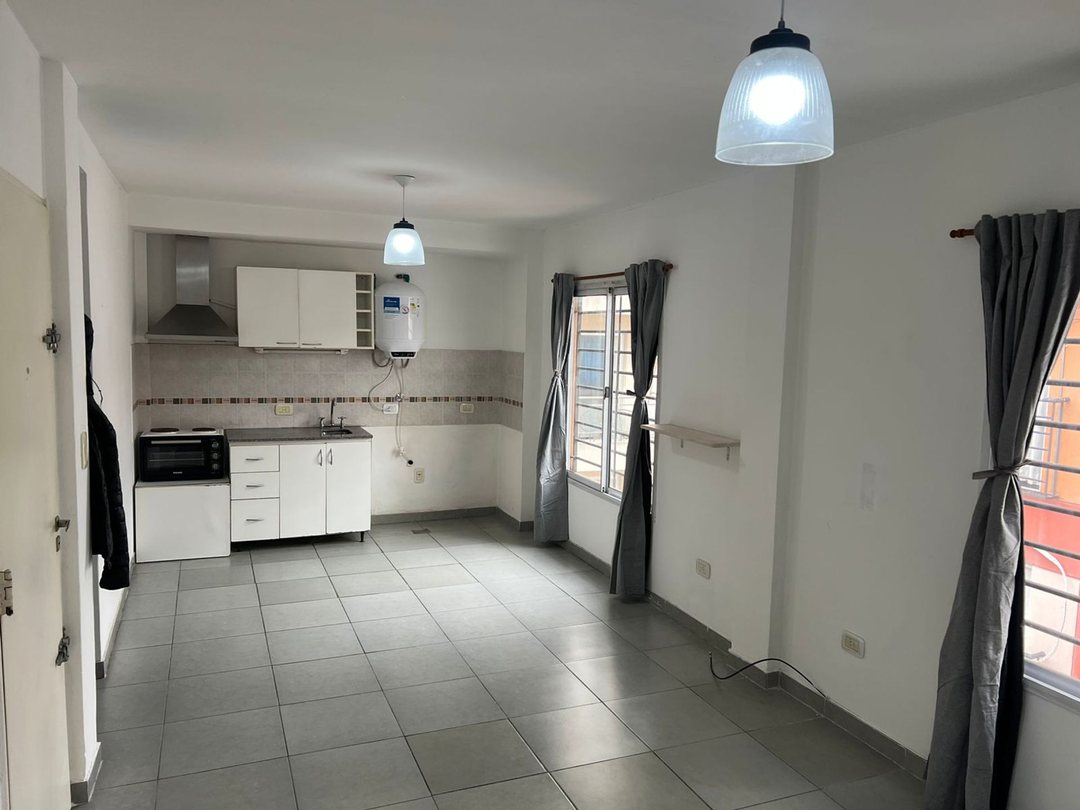 ALQUILER MONOAMBIENTE MORON CENTRO COLON 420