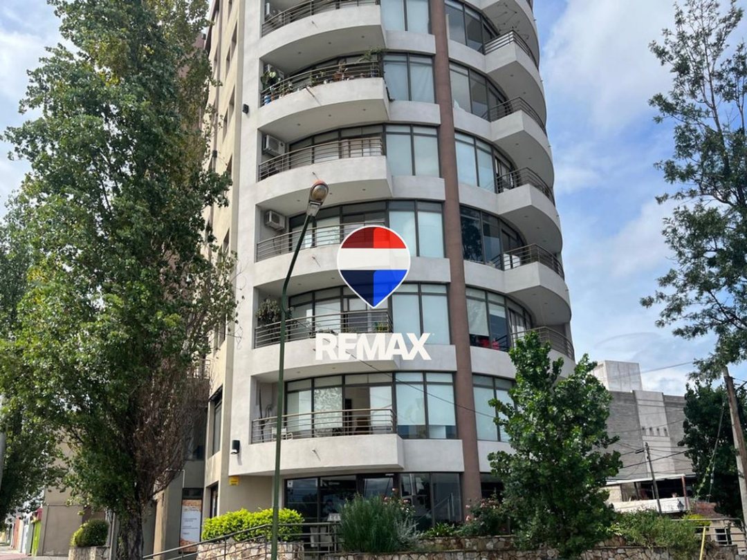 VENTA OFICINA DE 55 M2 FRENTE AL POPEYE ZONA NORTE