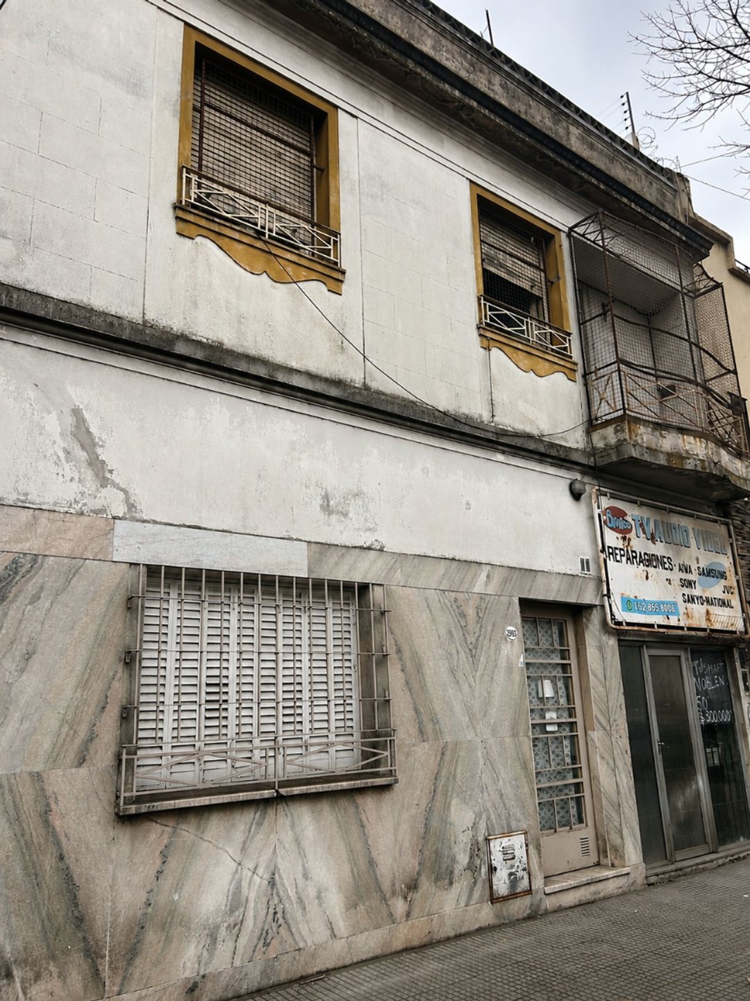 VENTA PH 4 AMB C/TERRAZA, A REFACCIONAR, BARRACAS