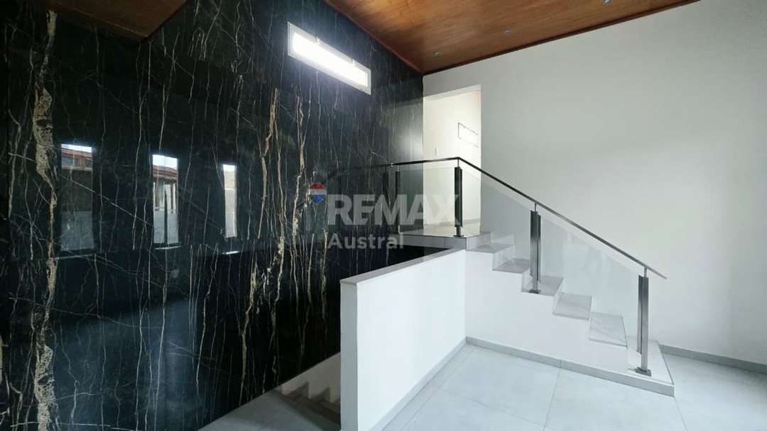 VENTA Casa | 6 Amb. | 248 m² | Gas | Agua Propia