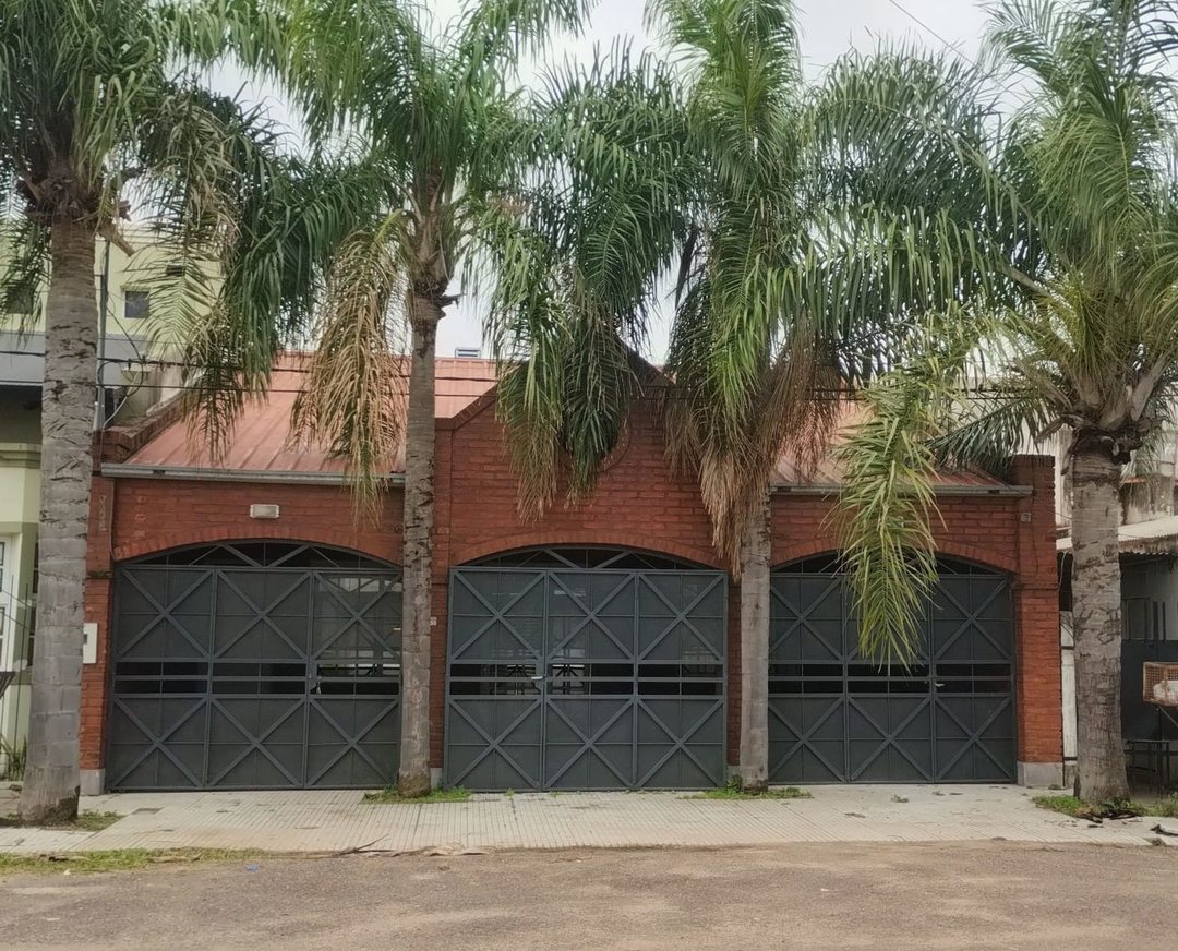 SE VENDE CASA EN RECONQUISTA
