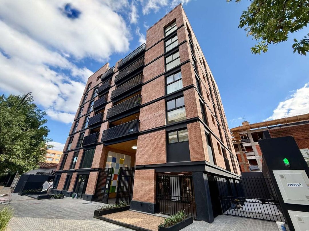 VENTA LOCAL A ESTRENAR BRICKHOUSE ITUZAINGO 150M2