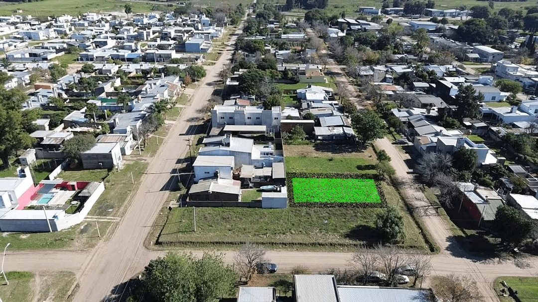 Se VENDE lote en barrio Las Flores Rqta.