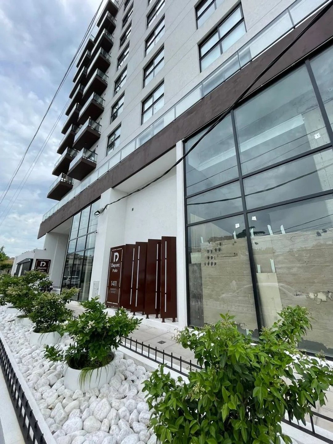 VENTA COCHERA EN HURLINGHAM