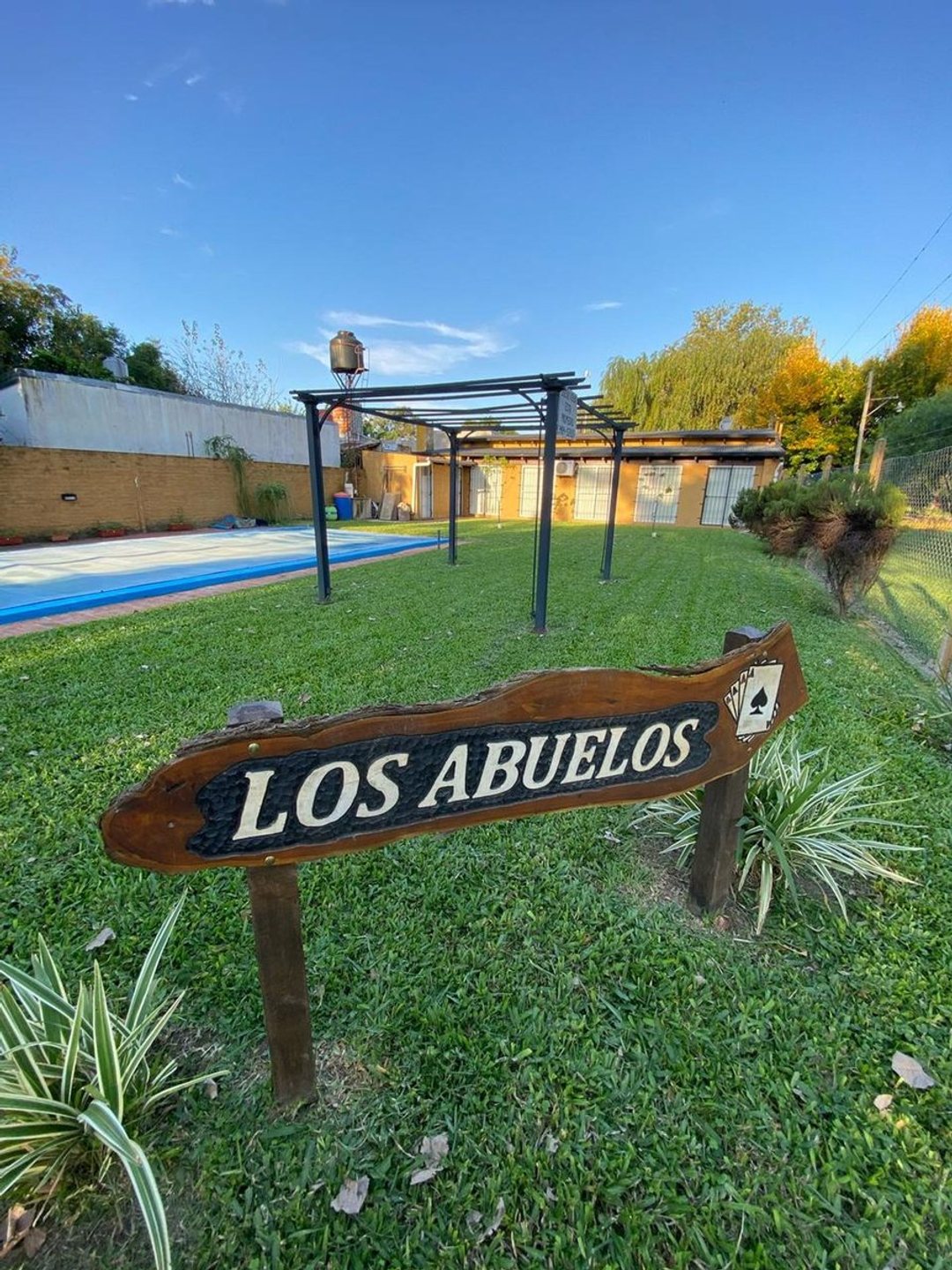 VENTA CORONDA LOS PARAISOS AMOBLADA Y EQUIPADA
