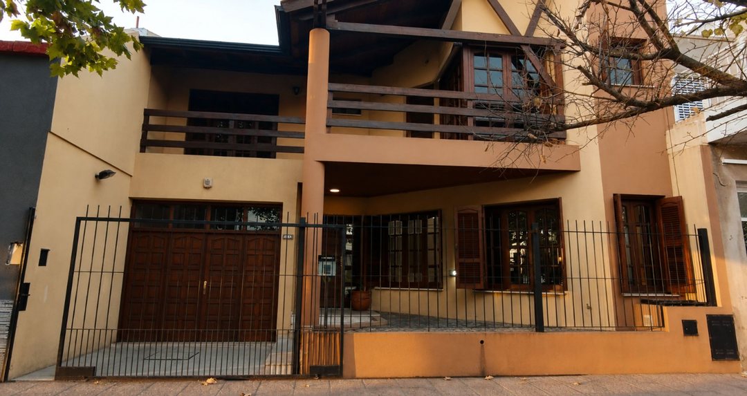 CASA EN VENTA DE 3 AMBIENTES -  ARROYO SECO