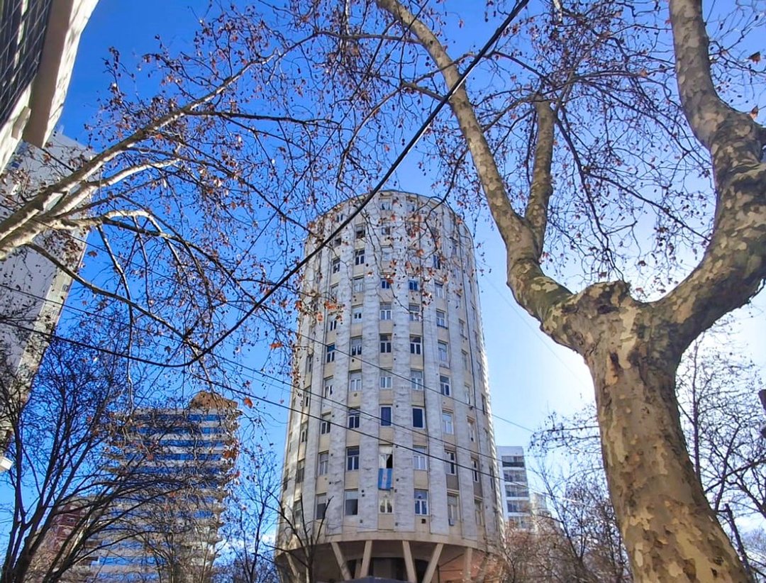 VENTA   DEPTO   1 AMBIENTE  AL FRENTE - CENTRO