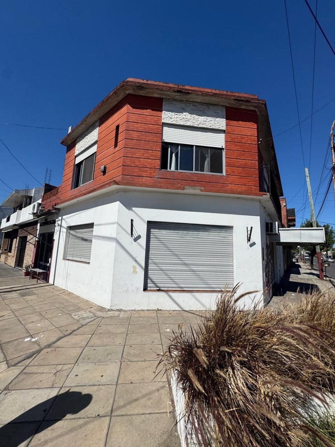 LOCAL Y  PH   EN LANUS