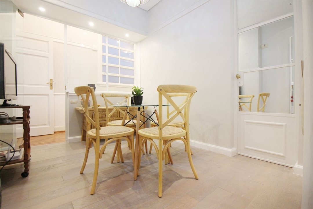Venta piso 5 ambientes con dependencia!