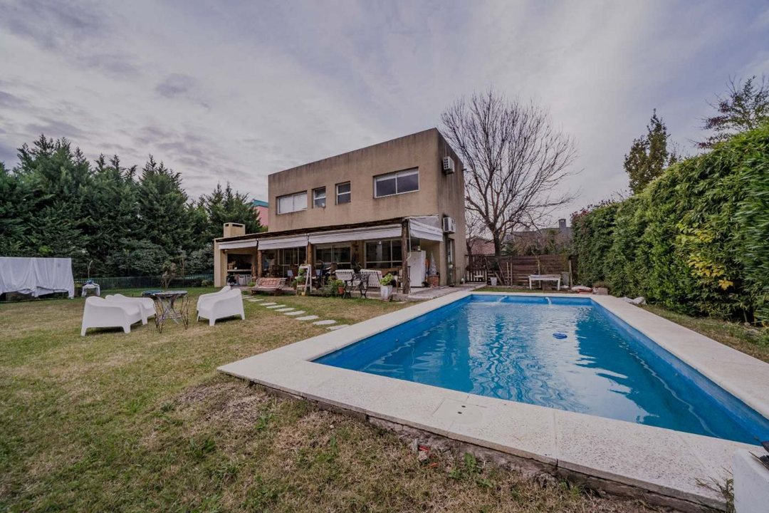 VENTA CASA 4 AMBIENTES BARRIO SAN LUCAS MASCHWITZ