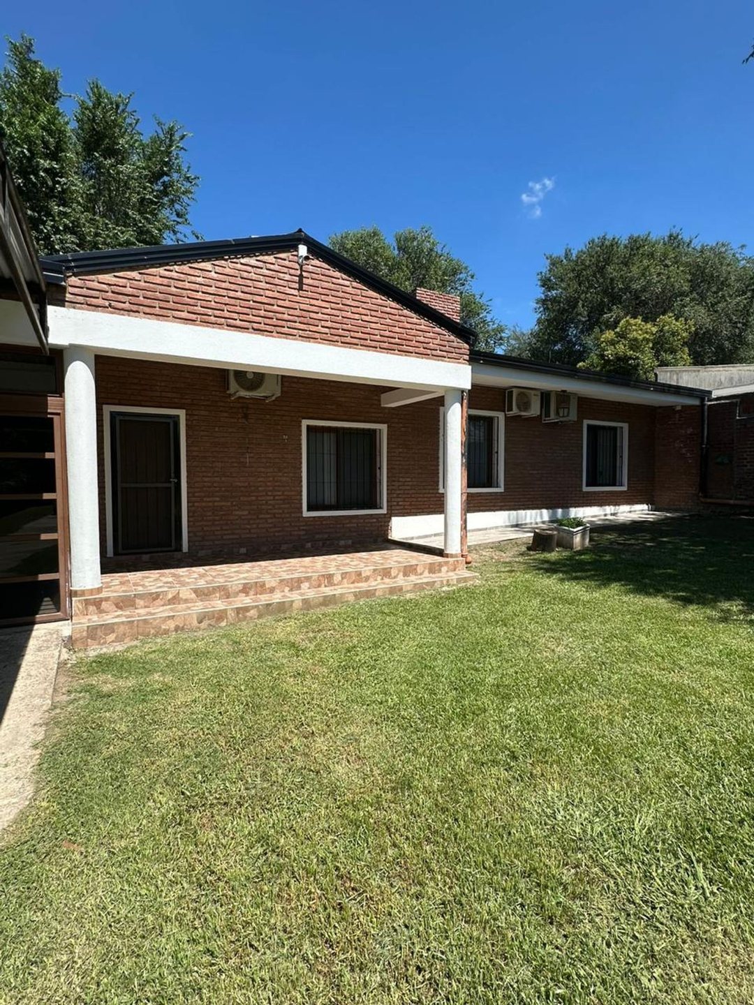 CASA 2 DORM EN VENTA 200MTRS DEL RIO EN CARLOS PAZ