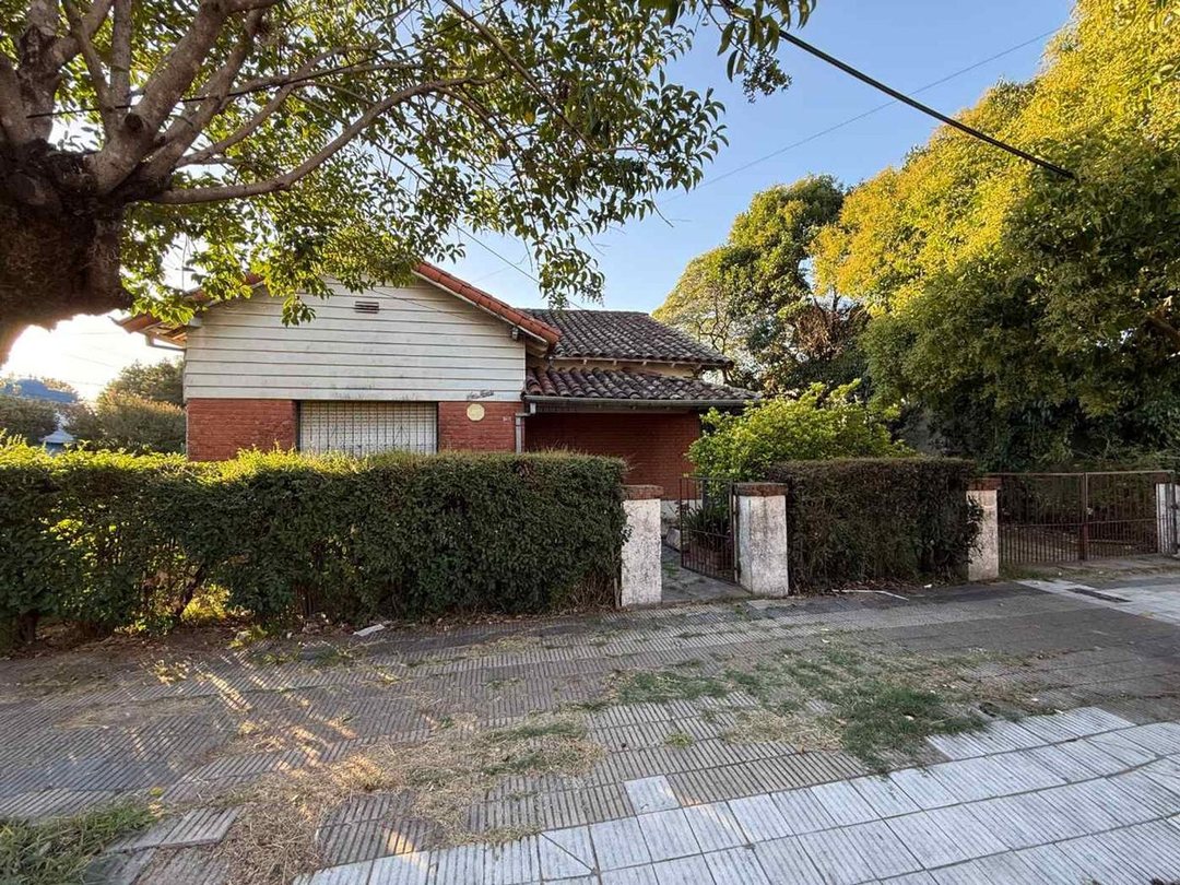 VENTA CASA 3 AMB HURLINGHAM PARA RECICLAR