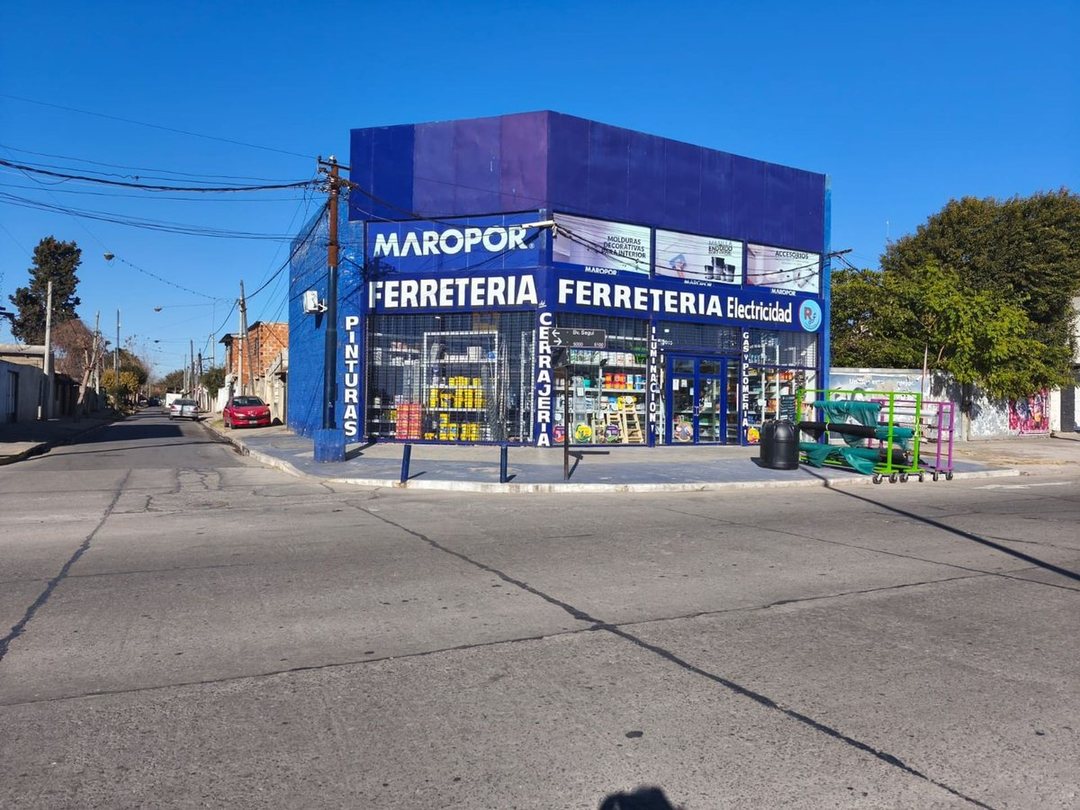 LOCAL EN VENTA SOBRE BV SEGUI 200M2