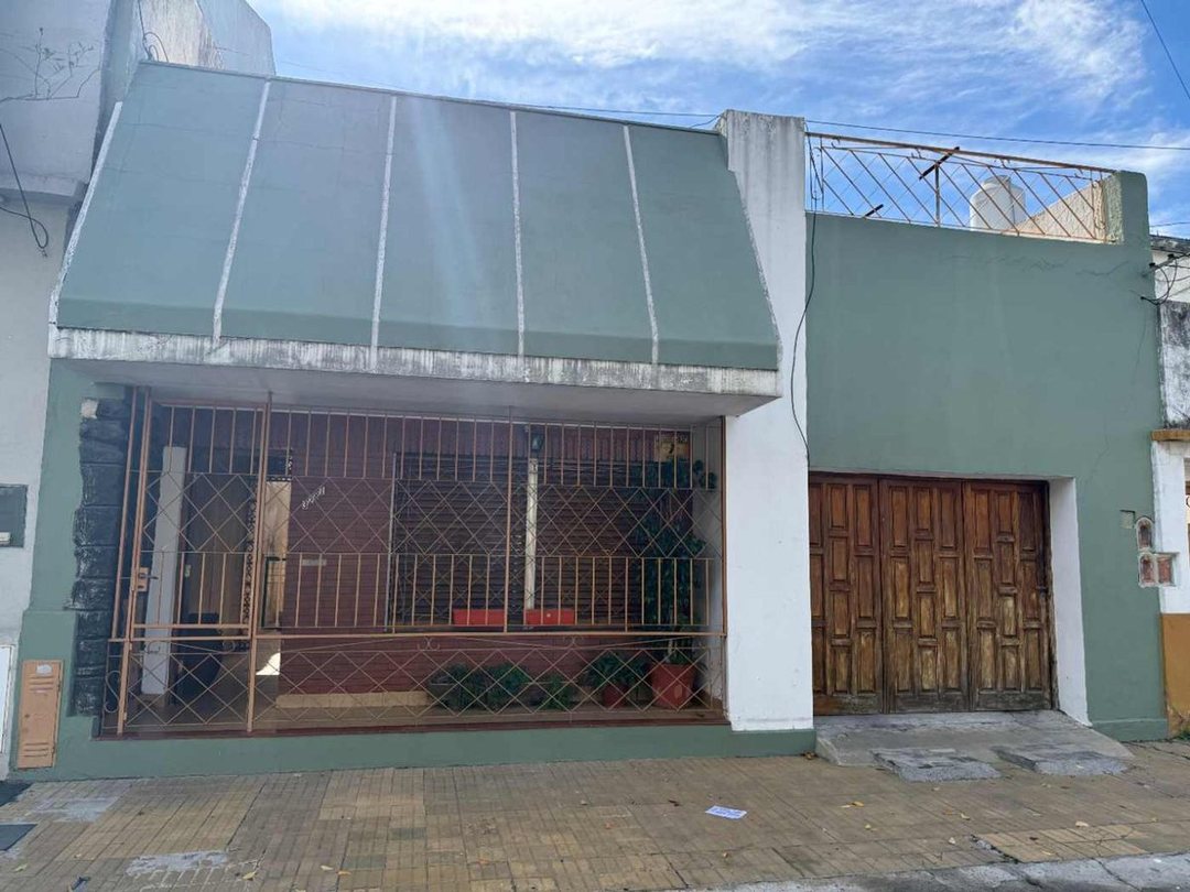 VENTA LOTE CON CASA A REFACCIONAR- APTO CREDITO