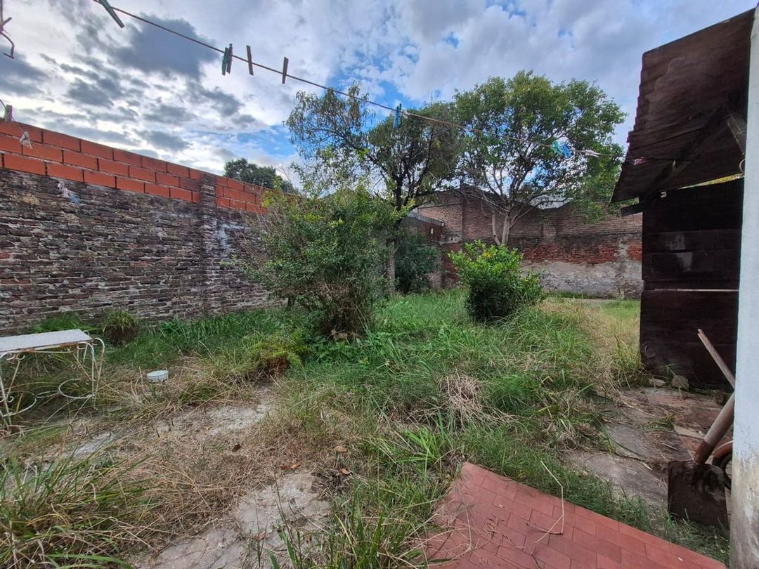 VENTA CASA 4 AMB-FONDO LIBRE- 272 M2-