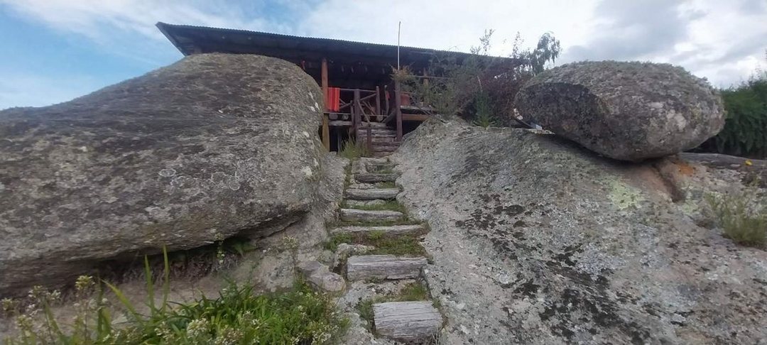 SE VENDE CHACRA 7.4H SOBRE EL ARROYO LA CUMBRECITA