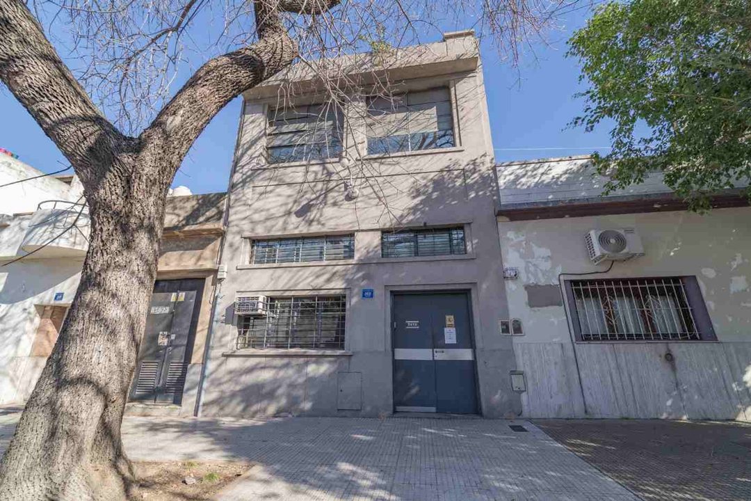 Deposito en VENTA La Paternal 580 m2 en 2 plantas