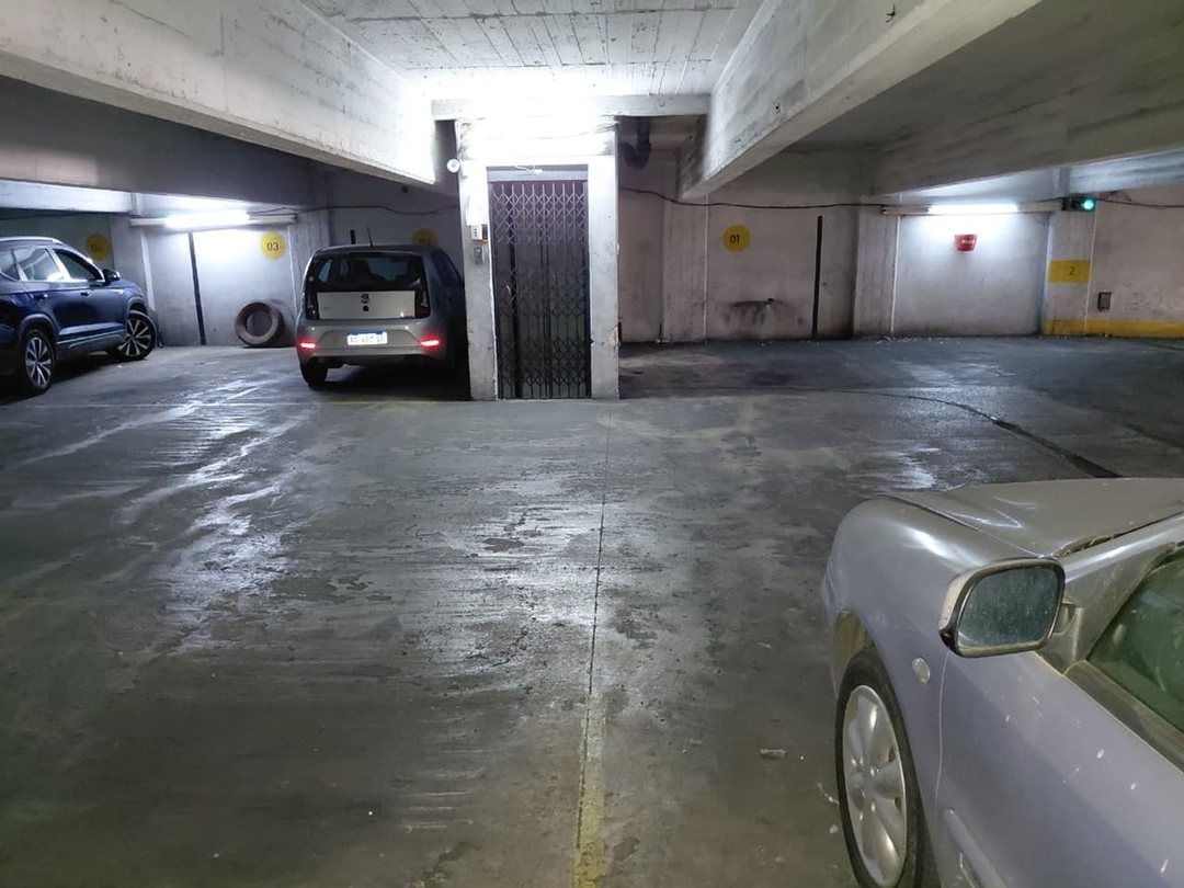 VENTA COCHERA EN GALERÍA MERCURIO ZONA CENTRO