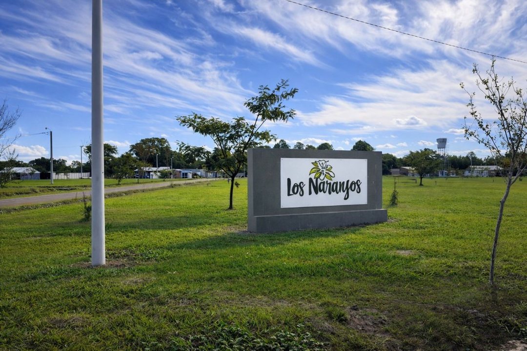 SE VENDE TERRENO EN LOS NARANJOS RECONQUISTA