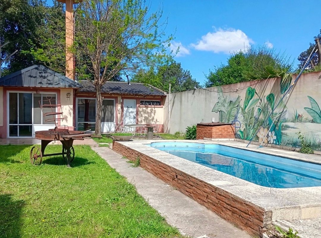 Casa 3 Amb Venta Burzaco Cochera Pileta y Quincho