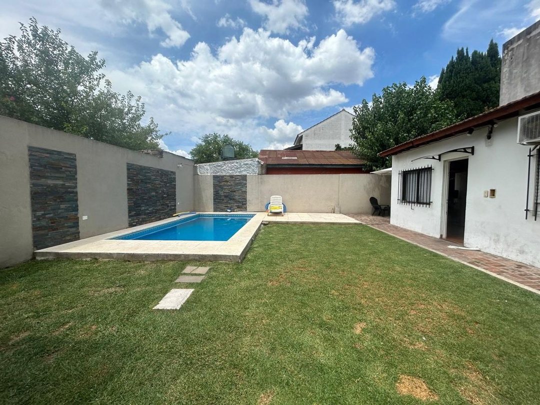 Venta Casa 4 Dormitorios Castelar Norte