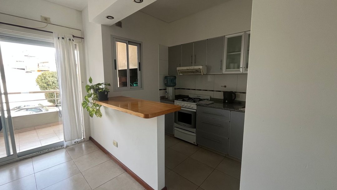 Departamento de 2 ambientes con lavadero y balcón