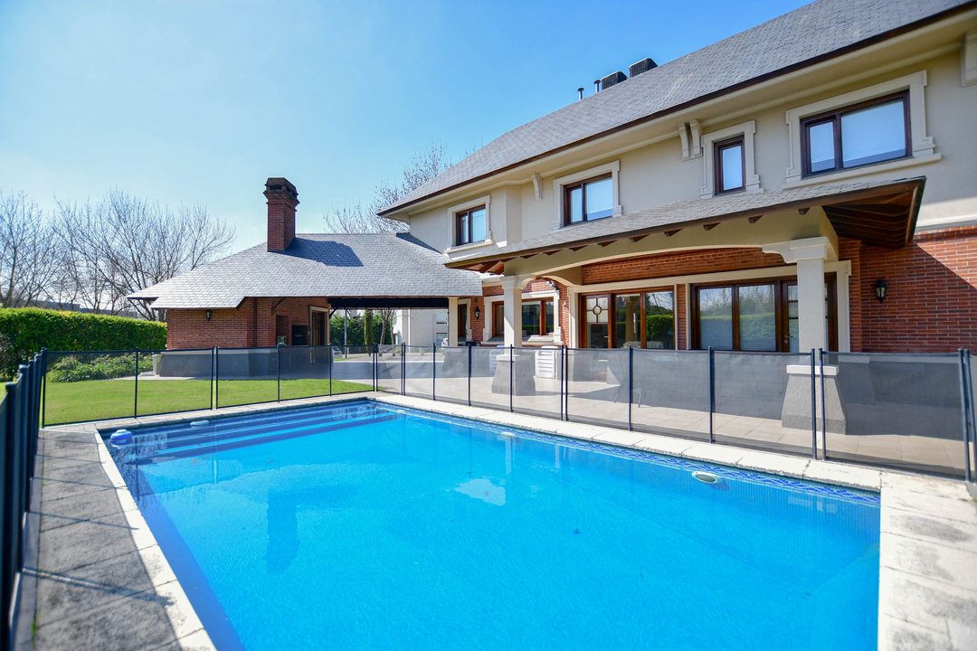 CASA EN VENTA 5 DORMITORIOS EN GRAN BELL - DISEÑO